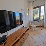 Chatzis Apartament *